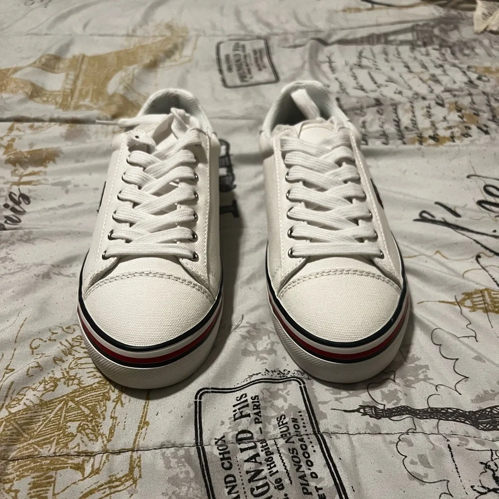 Tommy Hilfiger Fressian Lace-Up Sneakers - Picture 3 of 9